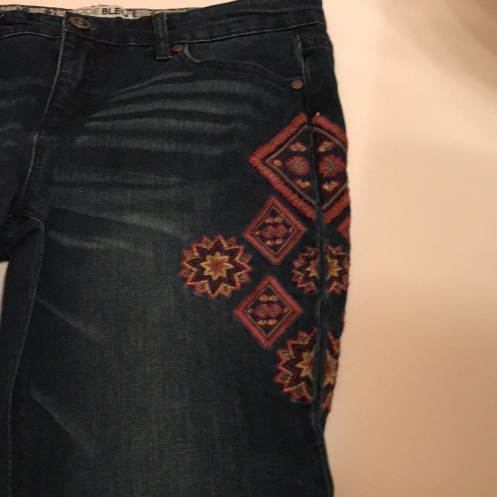 NWOT CODE BLEU BESTIE GRACIE Embroidered jeans 8P petite - Picture 4 of 11